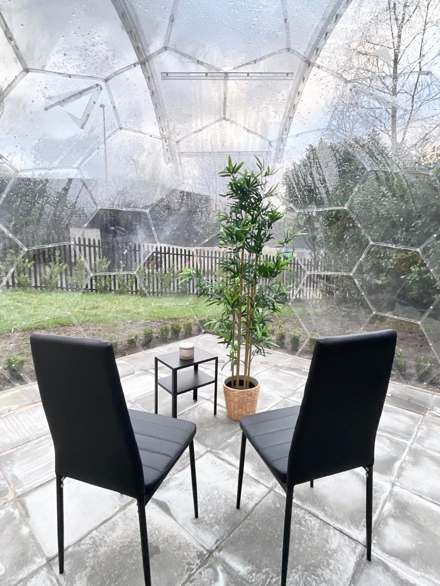 Private Garden Apartment With Geodome Mánchester Exterior foto